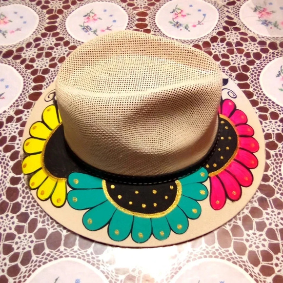 Hand painted hat size large - Picture 1 of 4